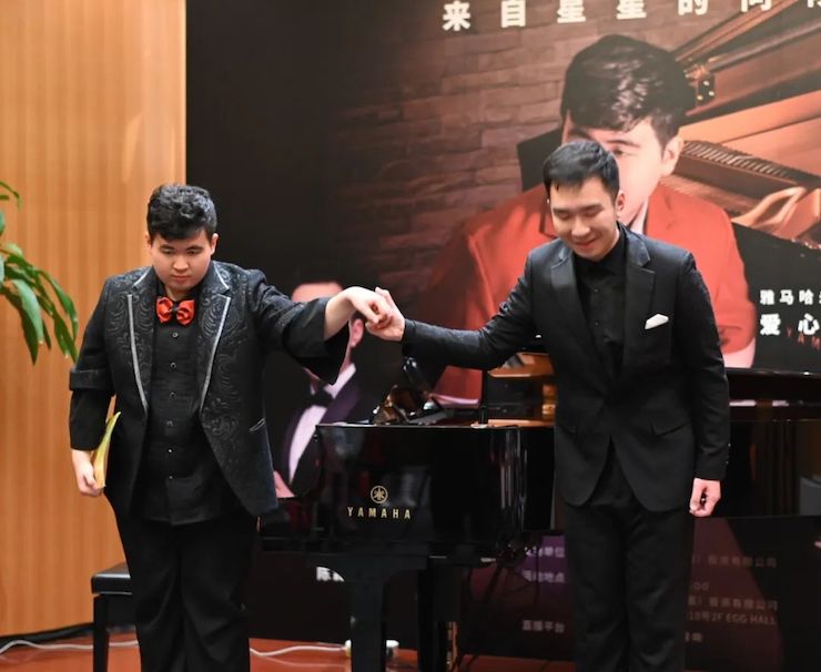 音乐双子星，点亮冬日激情！——利记sbobet未来艺术家刘明康爱心公益音乐沙龙
